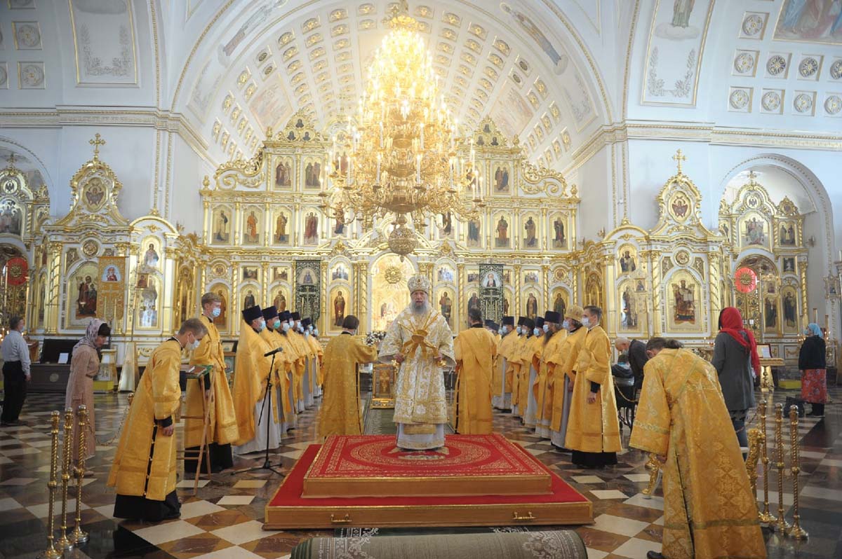 Воскресную Божественную литургию